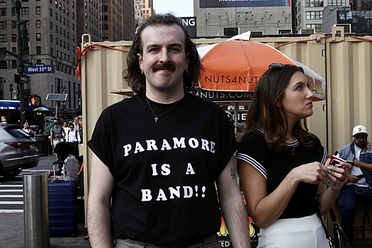 «От панка к индюшатине!»: Вокалист группы «Слот» о Grammy группы Paramore