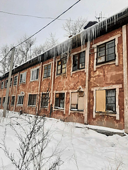 Жители Среднеуральска не могут выселиться из разрушенных домов и получить денежную компенсацию за жилье