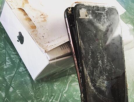 СМИ сообщили о взрывах iPhone7
