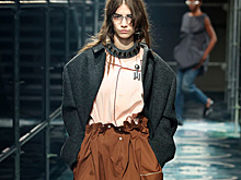 Раф Симонс и Миучча Прада исследуют женскую красоту в коллекции Prada сезона осень-зима 2025/26