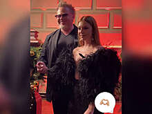 Певица Подольская показала фигуру в платье с глубоким декольте