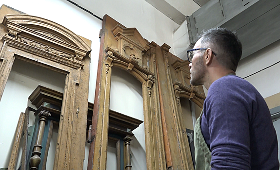 Новая жизнь старым дверям. В Калининграде началась большая реставрационная работа