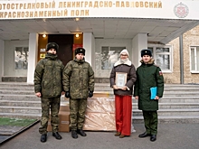 Екатеринбургские депутаты помогли военным и сыну погибшего Героя России