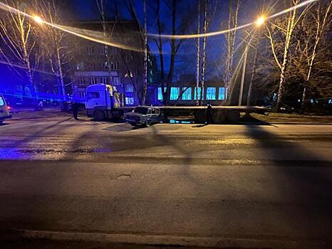 Подросток угнал ВАЗ и врезался в грузовик на Затулинке