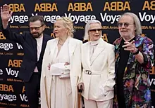 Солисты группы ABBA вместе вышли в свет впервые за 36 лет