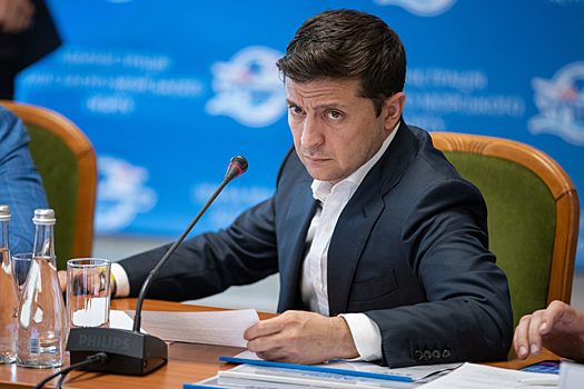 Зеленский ввел санкции против десятков россиян