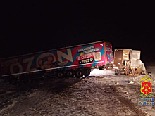 Движение ограничено: два человека погибли в ДТП с фурой Ozon на кузбасской трассе
