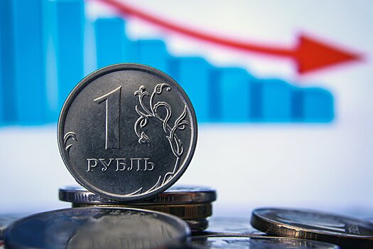 Рубль усилил падение перед решением ЦБ по ставке