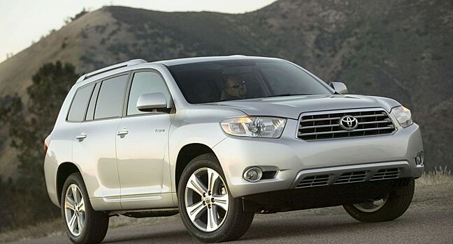 Новый Toyota Wildlander оказался популярнее Kia Sportage