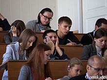 Омичей зовут стать грамотными