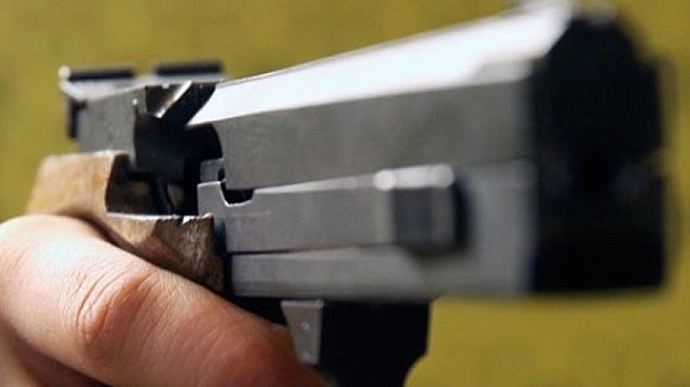 В Петербурге офицер запаса застрелил налетчика из наградного пистолета