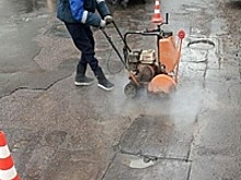 На площади 80 кв. метров выполнен ямочный ремонт в районе Крюково