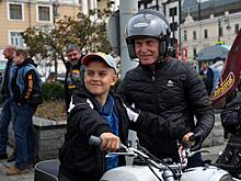 Кожемяко на «Иже» открыл 25-й байкерский сезон во Владивостоке