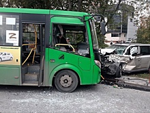 В Екатеринбурге в ДТП с автобусом пострадали шесть человек