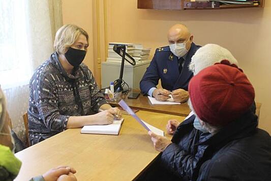 В Архангельске жители острова пожаловались прокурору на чиновников