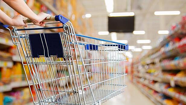 Количество магазинов в Кирове в два раза превышает необходимый жителям норматив