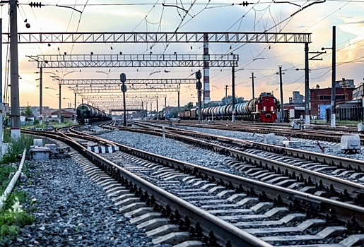 В Омской области на сутки закроют железнодорожный переезд