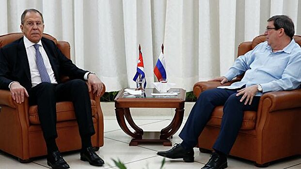 Россия и Куба заявили о необходимости деполитизации борьбы с COVID-19