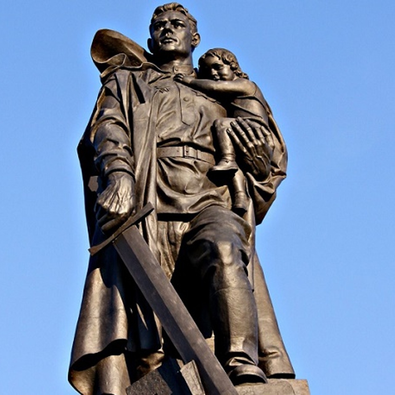 трептов парк памятник солдату