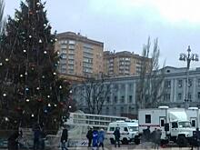 На главной площади Курска проходит торжественная передача передвижных медкомплексов