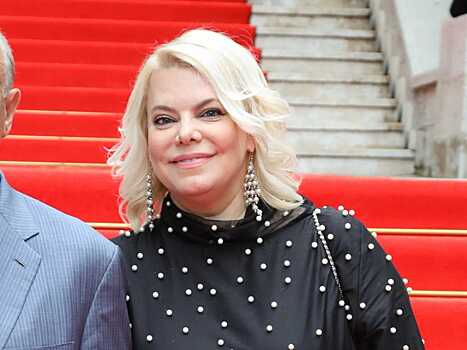 «Сбились со счета»: молодой муж поздравил Яну Поплавскую с 54-летием