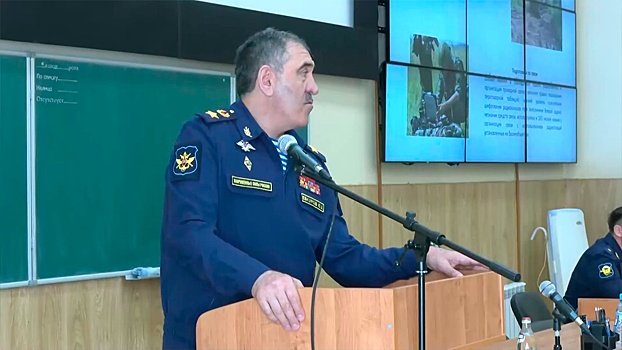 Евкуров дал старт новому учебному году в Рязанском училище ВДВ