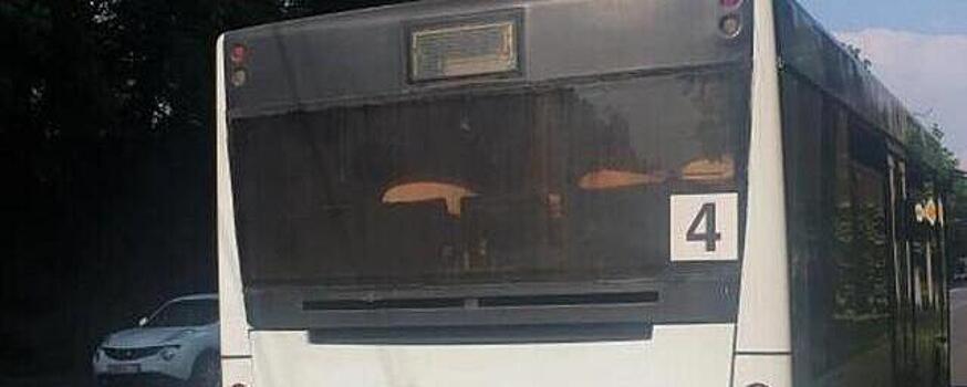 В Краснодаре женщину-инвалида водитель не пустил в автобус № 4