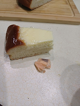 Жительница Карелии обнаружила окровавленное нечто в надкушенном пироге