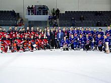 Олимпийский чемпион открыл соревнования по хоккею в Кирово-Чепецке