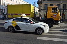 В Петербурге после внедрения новых стандартов для таксистов подорожали поездки