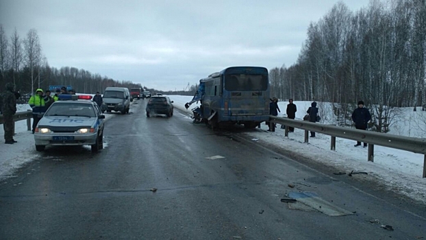 Автобус из Колпашево выехал за попавшими в ДТП в Томской области пассажирами