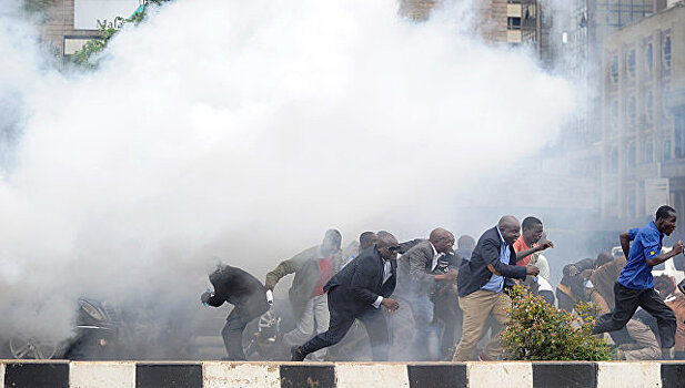 Полиция Кении применила слезоточивый газ для разгона протеста