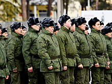Власти решили поднять оклады военных в 2024 году