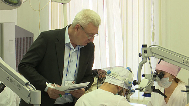 Без диплома, но с навыками. В Воронеже молодые хирурги соревновались за поездку на медицинскую олимпиаду в Москву