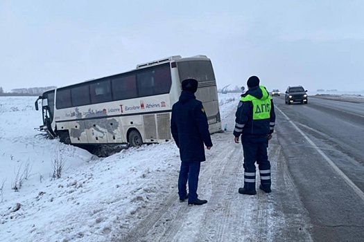 Шестеро пострадали в аварии с междугородным автобусом в Новосибирской области