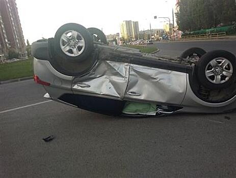 В Тольятти перевернулась на крышу Toyota RAV4