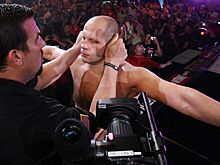 Падал на шею с высоты, душил чемпионов UFC и не проигрывал 10 лет. Бои, которые прославили Емельяненко на весь мир