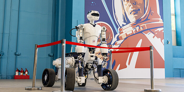 В МАИ рассказали о новом космическом роботе «Марфа»: «Просверлит дыру в вашей голове, если не научитесь ею управлять»