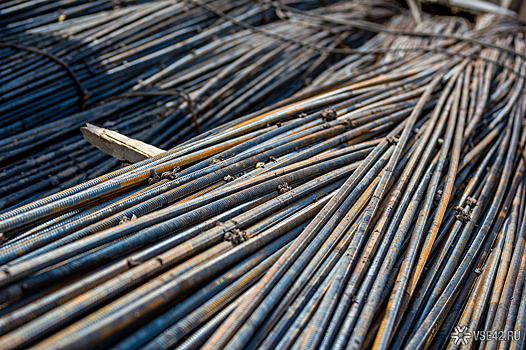 Металлические прутья подвергли риску здоровье пенсионерки из Кузбасса