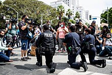 Полицейские в США отказались охранять съезд демократов