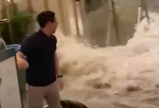 Супертайфун «Рагаса» стал причиной паники в вестибюле отеля в  Гонконге