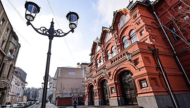 В Москве пройдет выставка де Кирико и "Аудиенция" в Театре Наций
