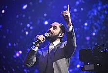 Рэпер Мот прервал концерт в Ереване из-за серьезной травмы