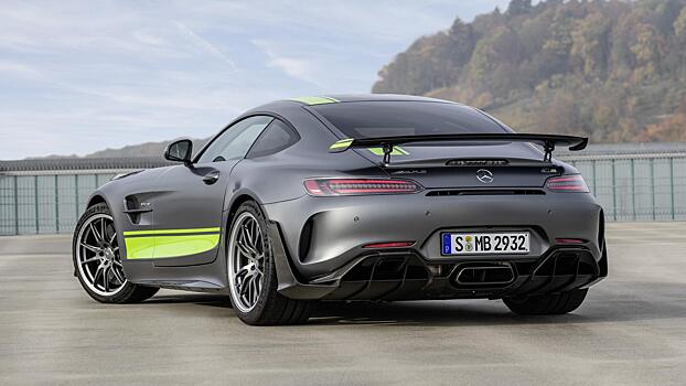 Муки выбора: Ferrari с пробегом или новый AMG GT R Pro?