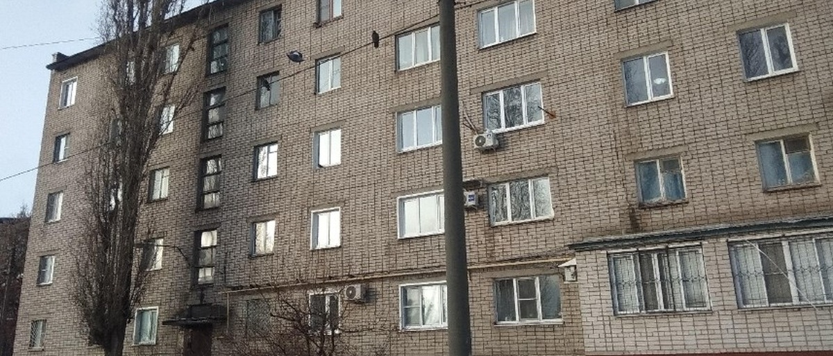 В Липецкой области на Новый год из окна выпала 13-летняя девочка