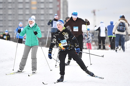 На белорусской фабрике готовят лыжи, приближенные к лучшим мировым образцам