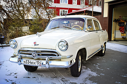 ГАЗ-21 «Волга» с оленем на капоте восстановили до идеального состояния