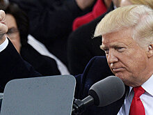 Трамп вновь повторил, что "фейковые" СМИ "враги народа"