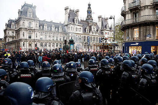 Le Figaro: полиция Франции ожидает 600 тыс. человек на акциях против реформы пенсий 6 июня