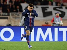 Журналист Риоло о праздновании Дуэ, закрывшего уши руками: «Похоже, будто он говорит Дембеле: «Заткнись». Значит, он не принимает критику, но это не СМИ, они партнеры по команде»